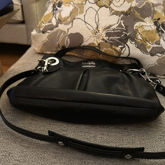 Coach Leather Shoulder Bag with Substantial Silver Hardware in Vintage Style! - Picture 11 of 14
